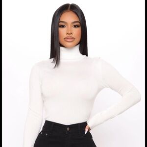 Fall white turtle neck top 🍂